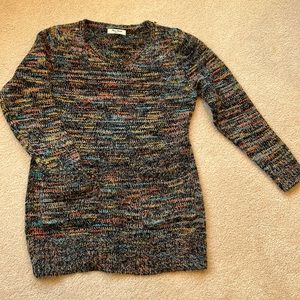 Super soft, multicolored sweater with two pockets in the front (see 3rd picture)